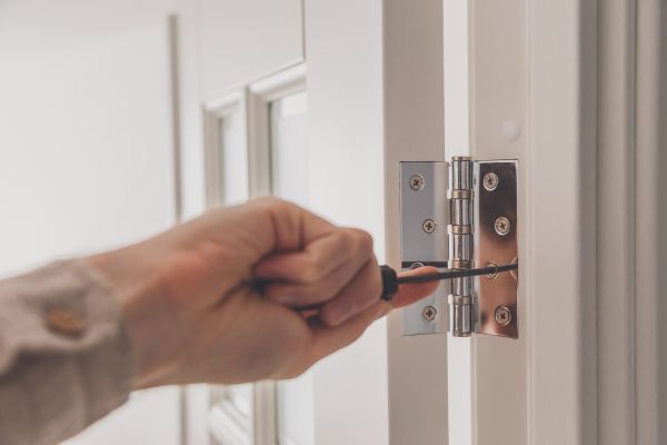 Cost of Hinge Repair in Breckenridge