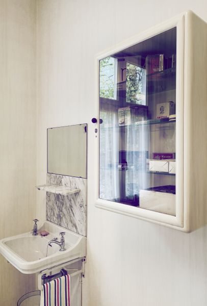 Cost of Medicine Cabinet Installation in Breckenridge